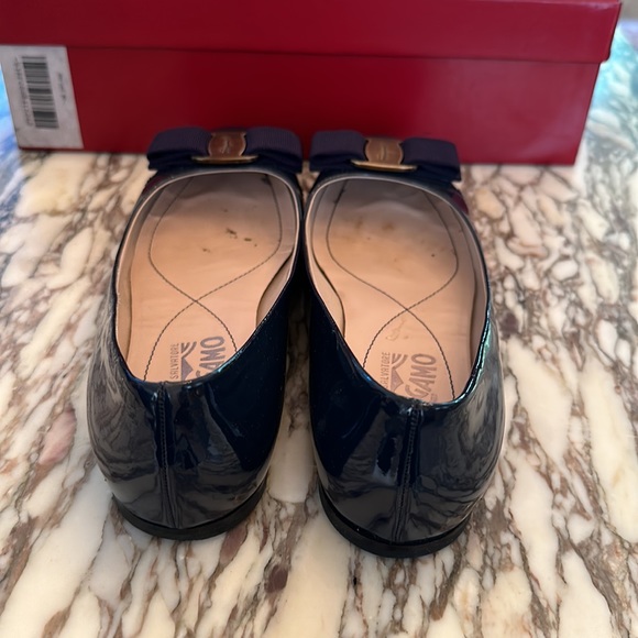 SALVATORE FERRAGAMO VARINA ZAFFIRO PATENTCALF NAVY 6 - Picture 4 of 6